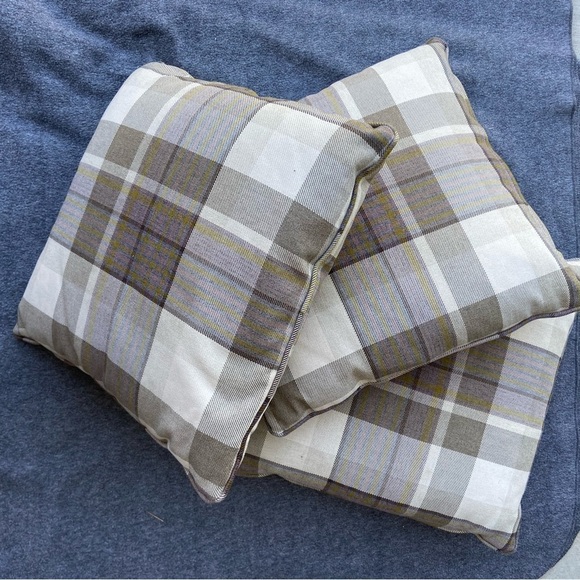 Unbranded Other - Set of Three Gray Plaid Accent Pillows. 20”x20”